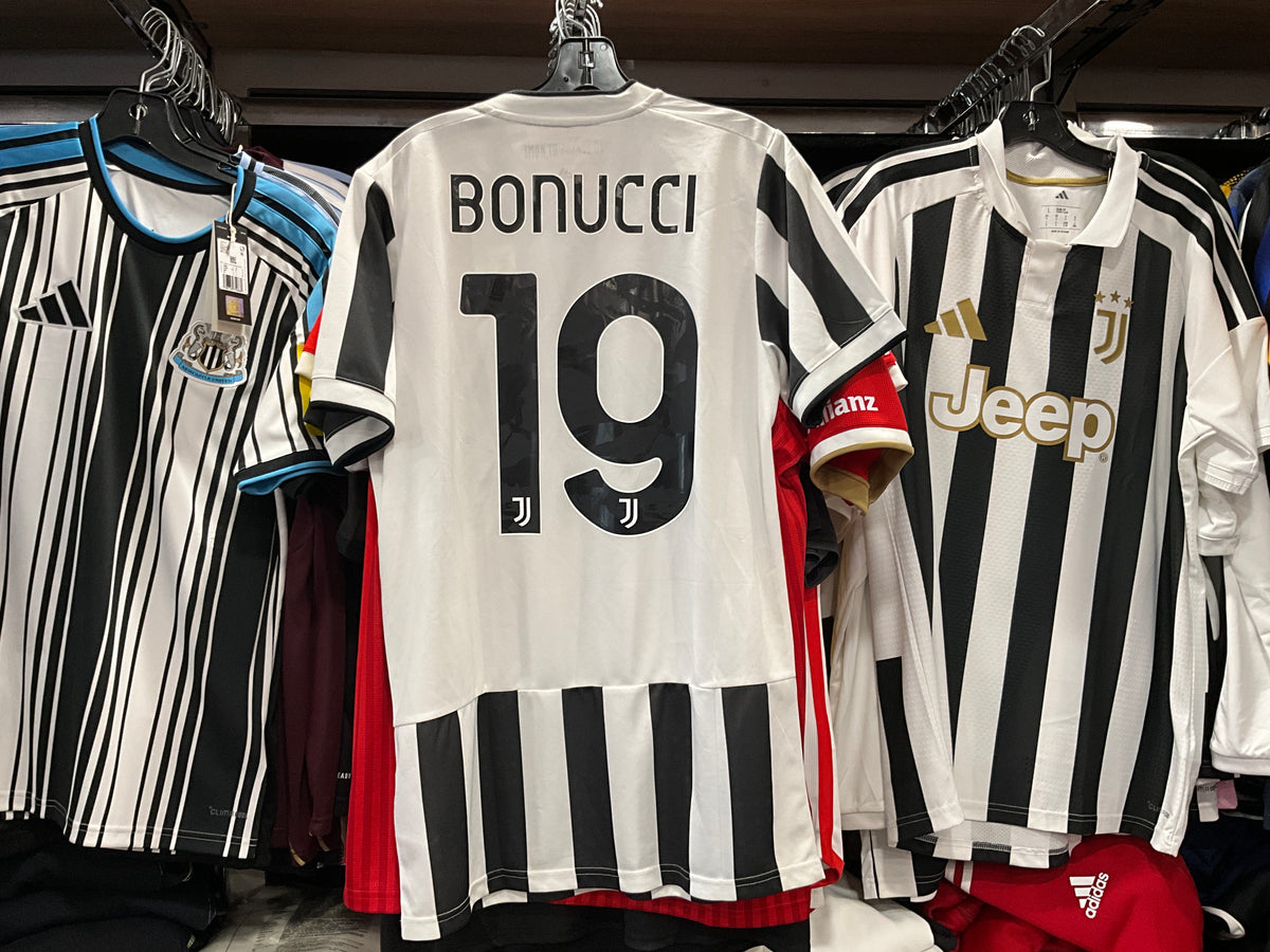 JUVENTUS 21/22 HOME JERSEY ( BONUCCI # 19 )
