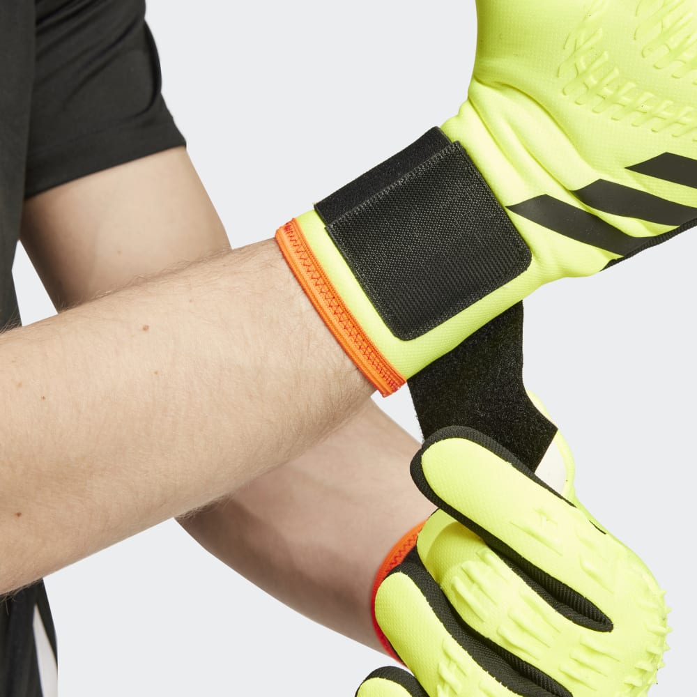 Adidas Predator League Goalkeeper Gloves